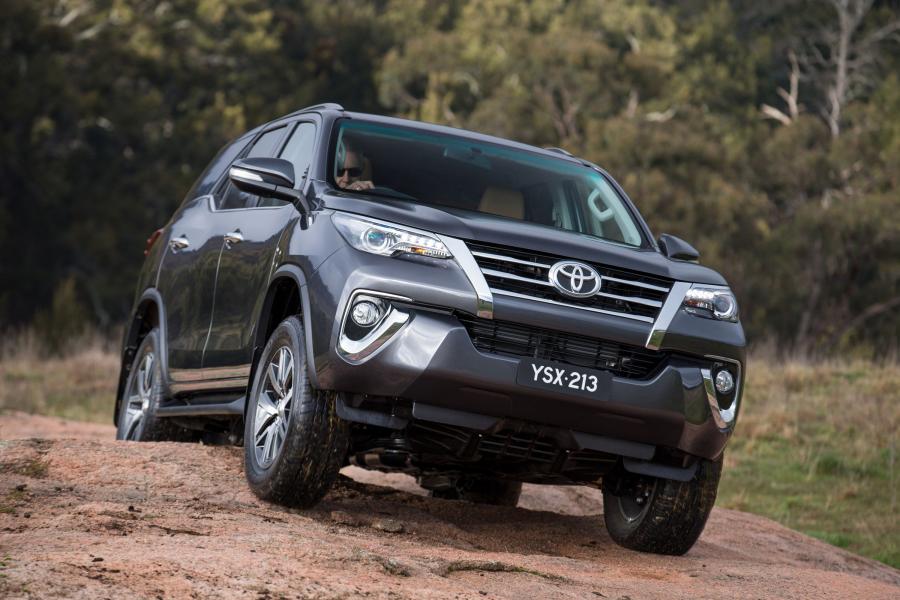  Toyota Fortuner Crusade (AN160) 2015 года  (AU) (фото 8 из 37)